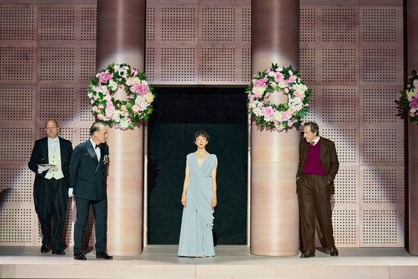 Steven Dykes (Ensemble), Michael Gould (Colonel Pickering), Patsy Ferran (Eliza Dooli Photo