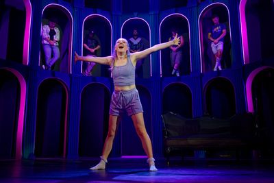 Anne Norland and the cast of Cruel Intentions: The '90s Musical Photo