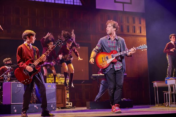 Leo Rivera y reparto de School of Rock Madrid Photo