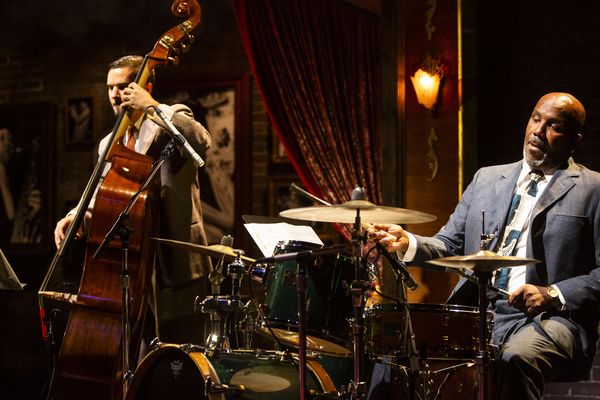 Photos: First Look: Tanea Renee As 'Billie Holiday' In Baltimore Center Stage's LADY DAY AT EMERSON'S BAR AND GRILL   Image