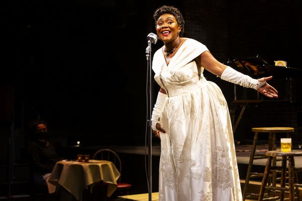 Photos: First Look: Tanea Renee As 'Billie Holiday' In Baltimore Center Stage's LADY DAY AT EMERSON'S BAR AND GRILL   Image