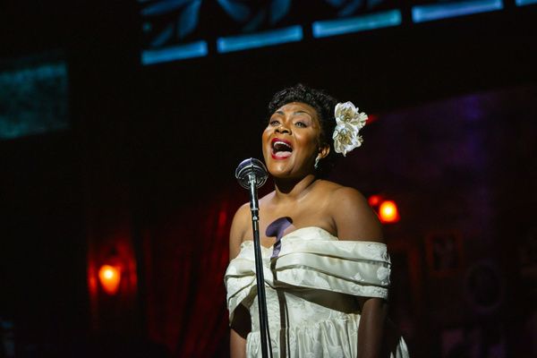 Photos: First Look: Tanea Renee As 'Billie Holiday' In Baltimore Center Stage's LADY DAY AT EMERSON'S BAR AND GRILL   Image