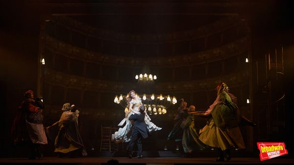 Guido Balzaretti, Talía del Val y elenco de El Fantasma de la Opera Madrid  Photo
