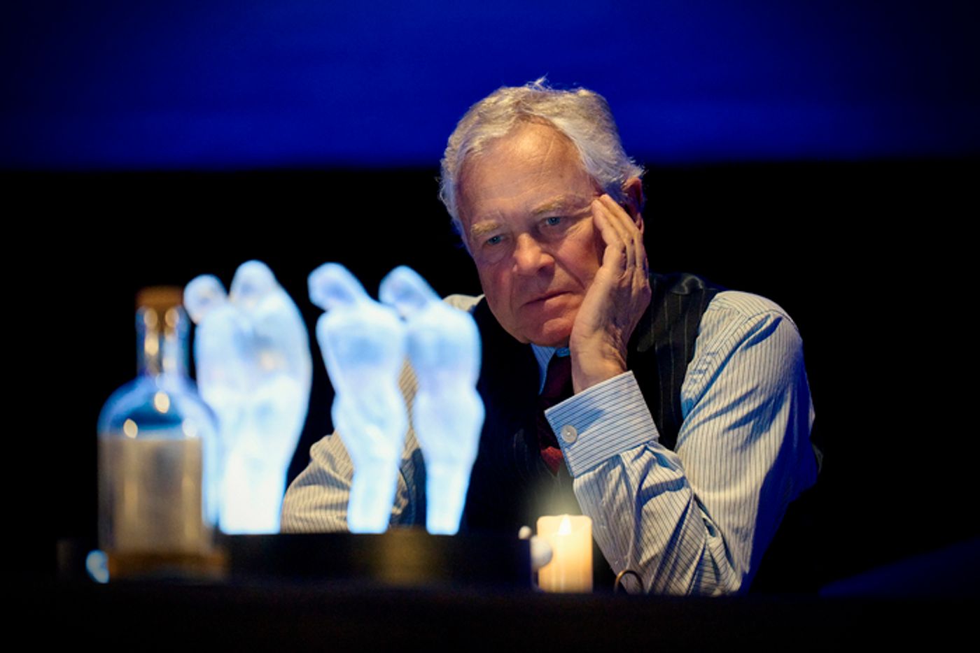 Photos: First Look at the UK Tour of AND THEN THERE WERE NONE  Image