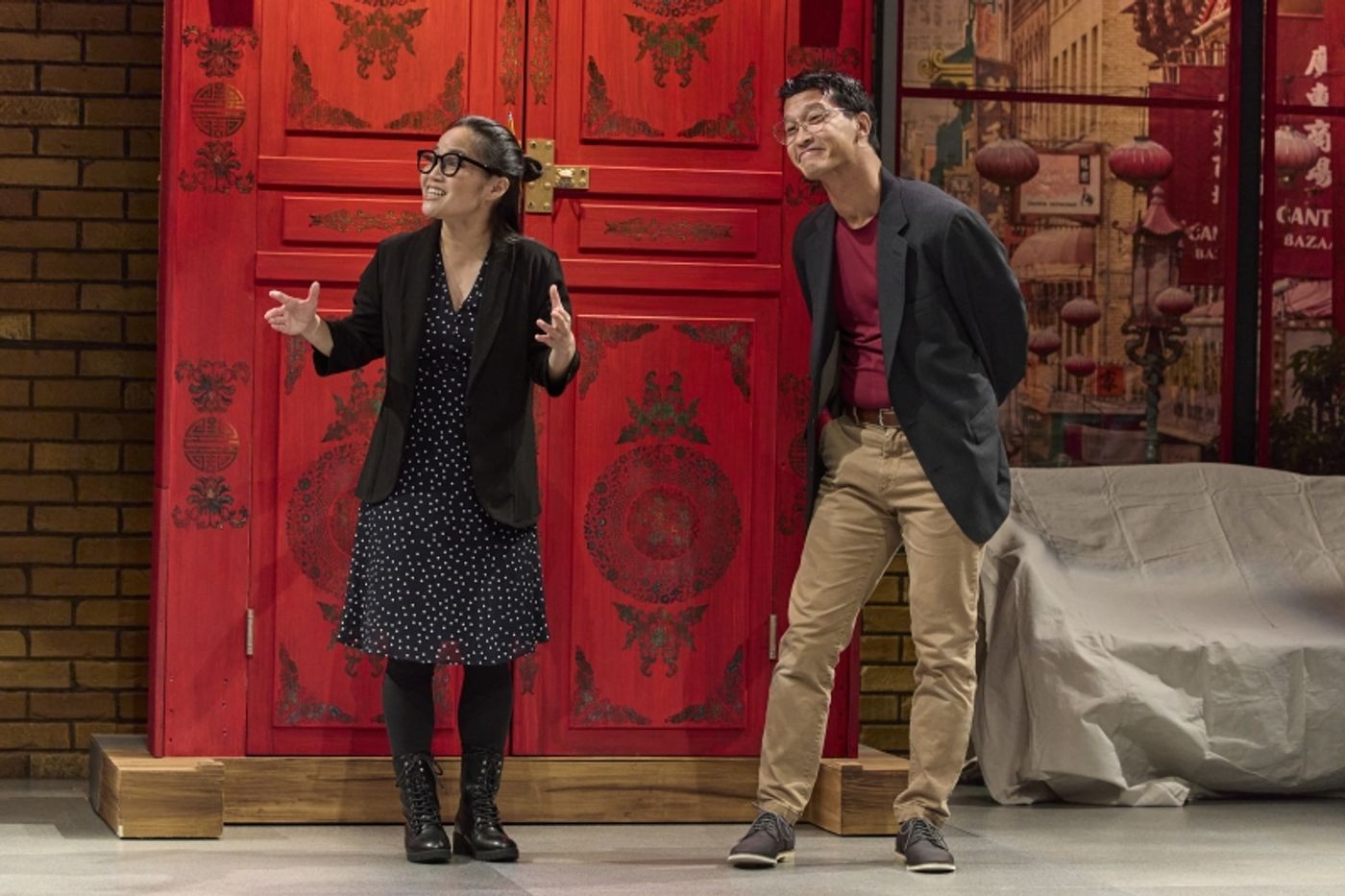 Review: KING OF THE YEES at Signature Theatre  Image