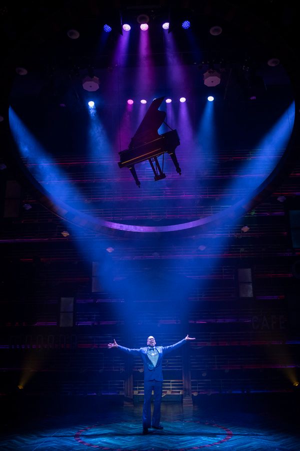 Darius De Haas Photo