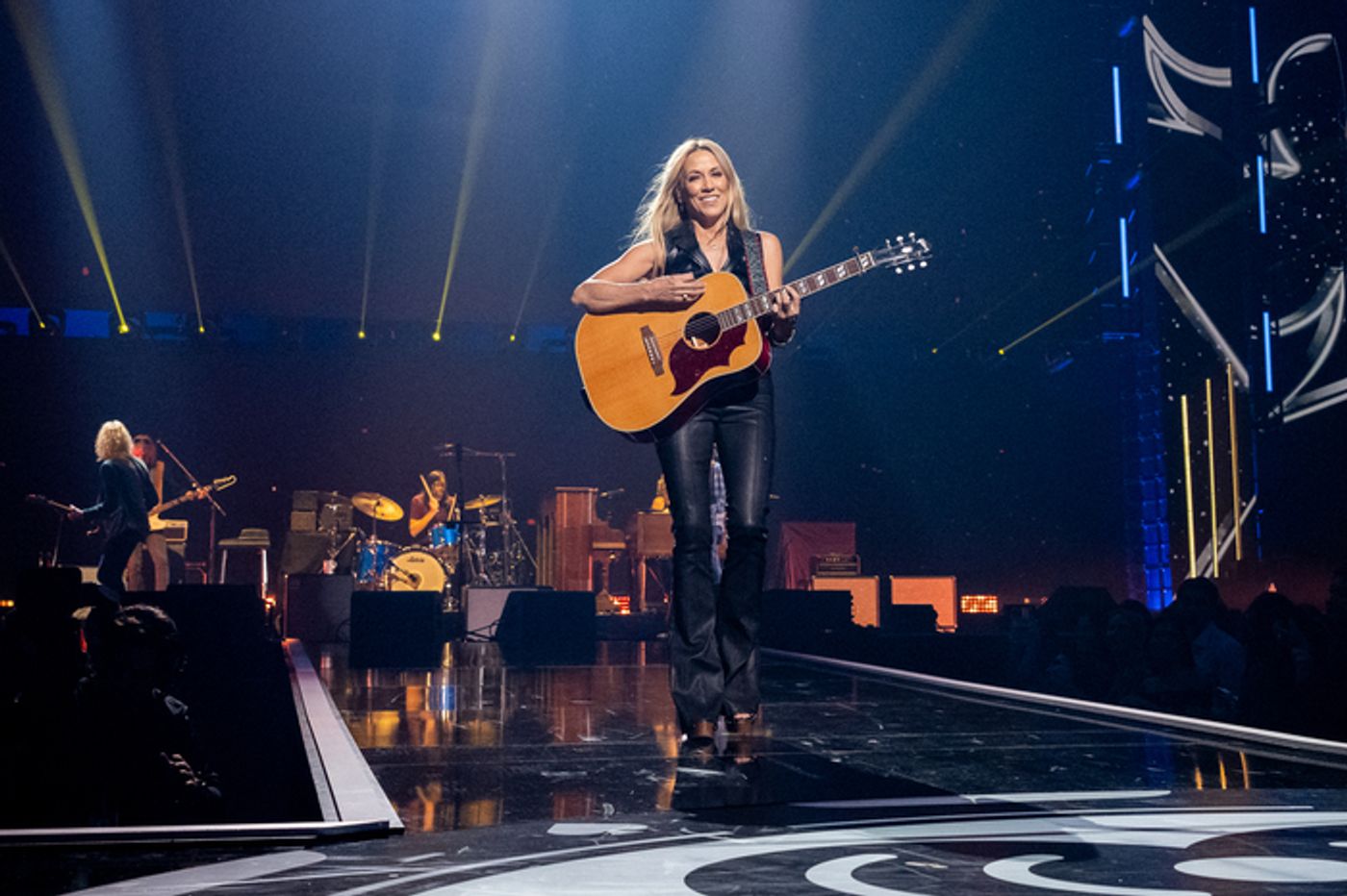 Photos: Kelly Clarkson, Lenny Kravitz & More Play The 2023 iHeartRadio Music Festival  Image