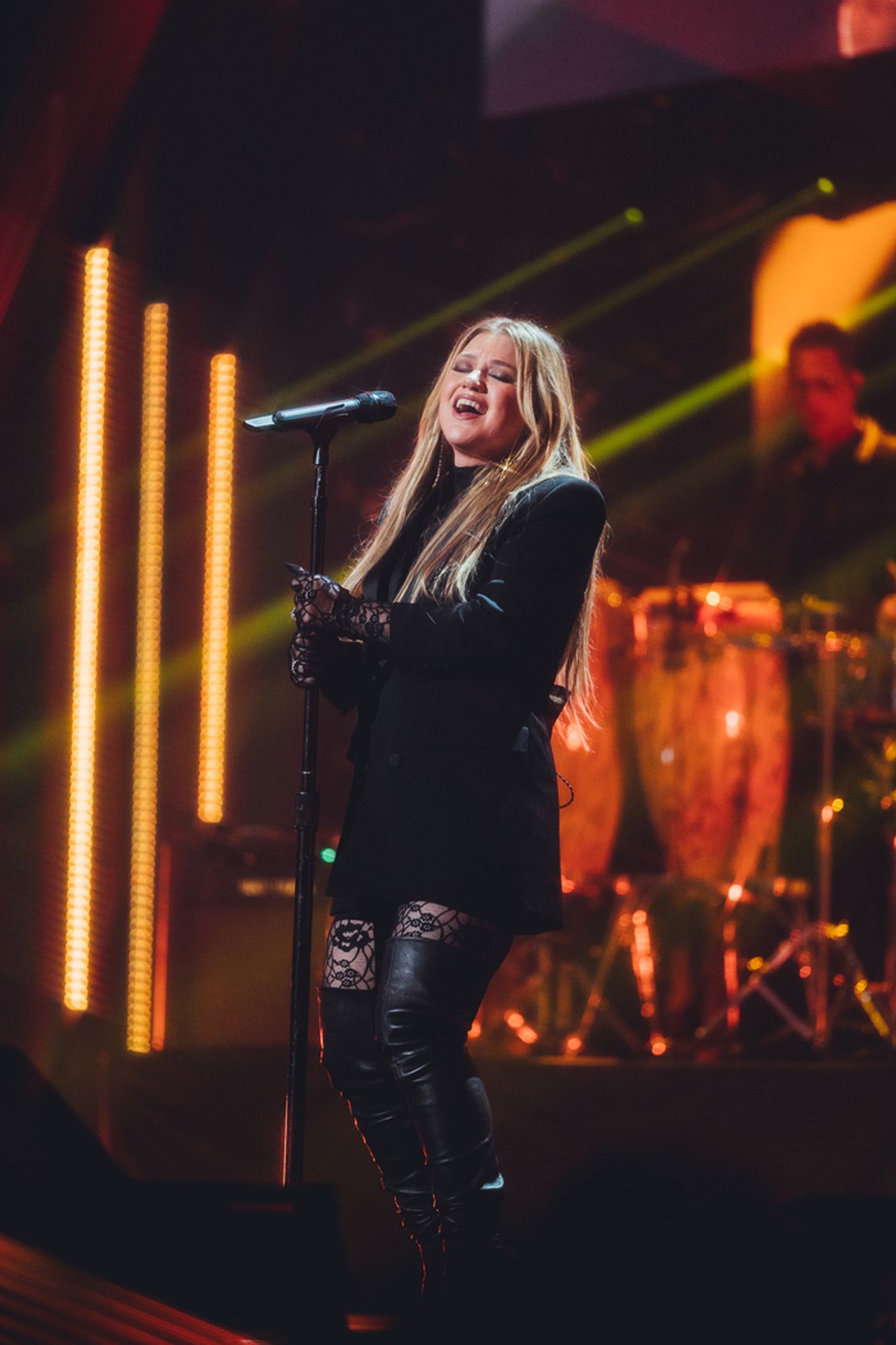 Photos: Kelly Clarkson, Lenny Kravitz & More Play The 2023 iHeartRadio Music Festival  Image