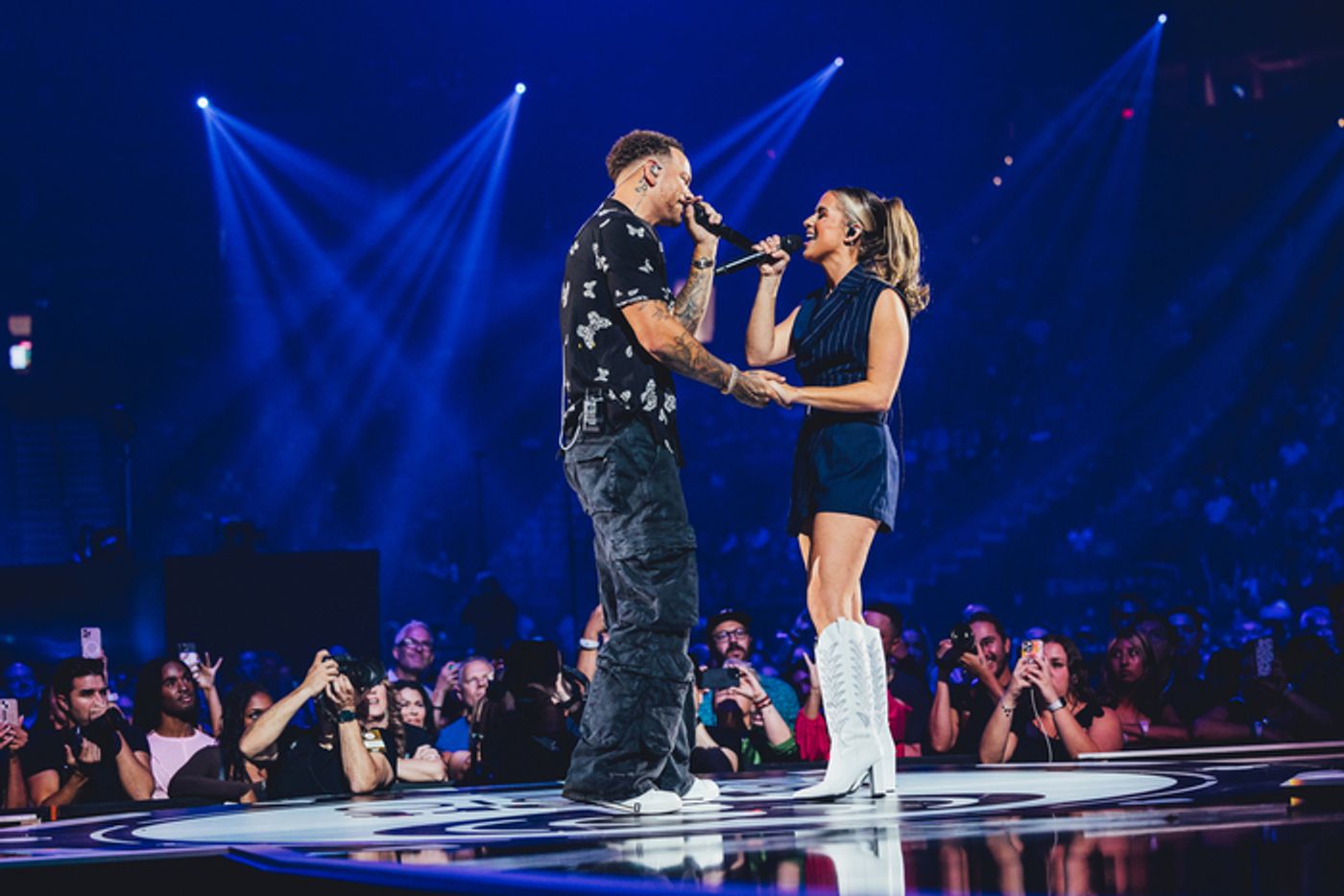 Photos: Kelly Clarkson, Lenny Kravitz & More Play The 2023 iHeartRadio Music Festival  Image