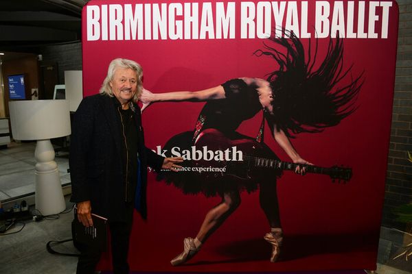 Bev Bevan Photo