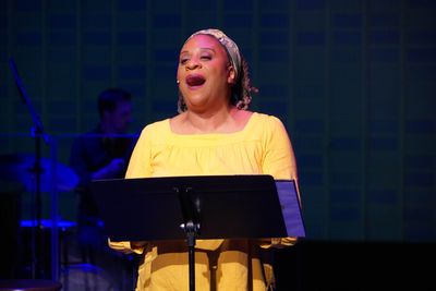 Danielle Lee Greaves Photo