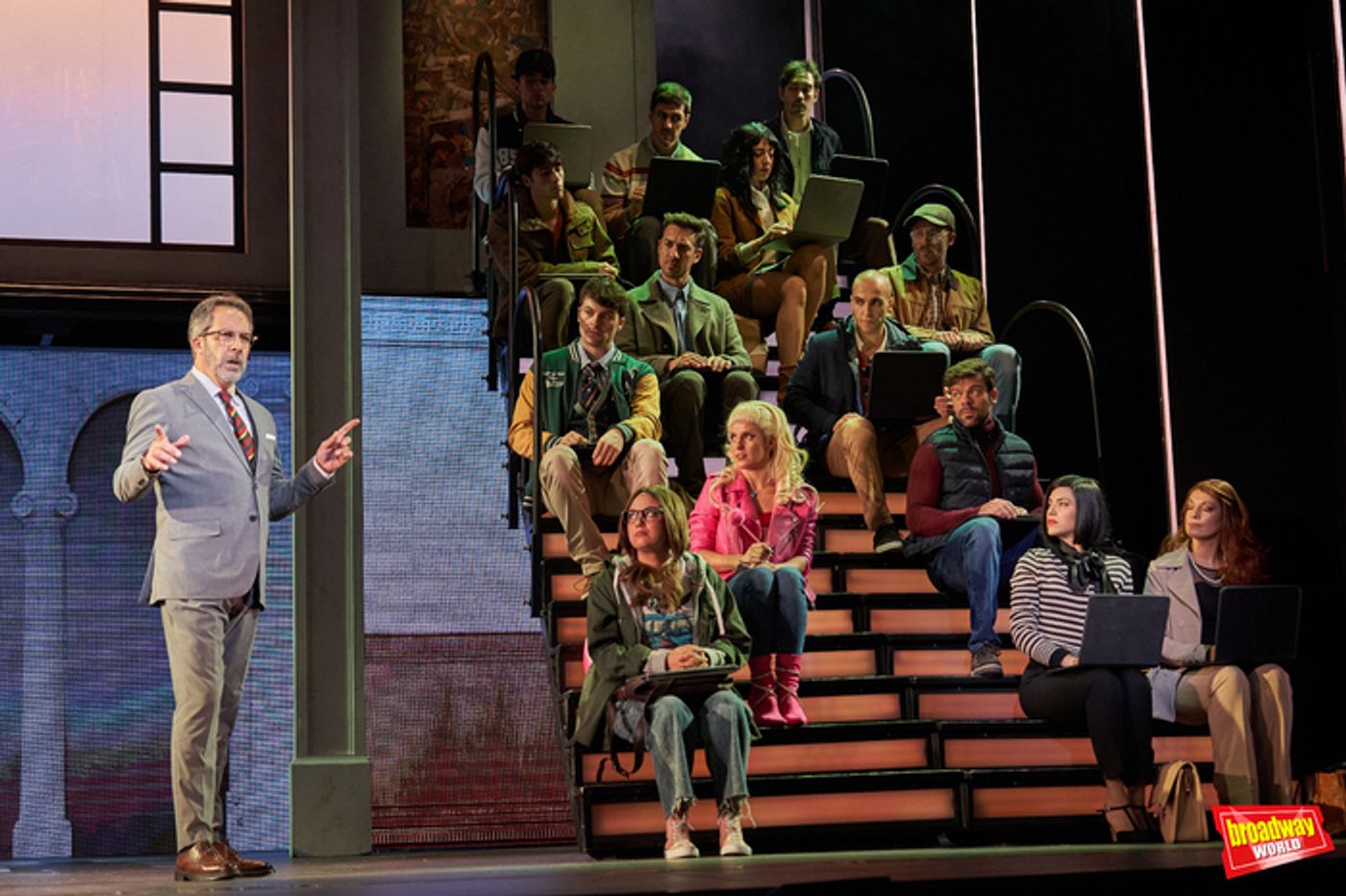 Photos: UNA RUBIA MUY LEGAL se presenta en el Teatro La Latina  Image