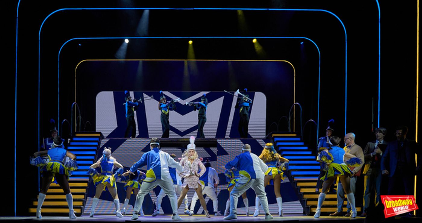 Photos: UNA RUBIA MUY LEGAL se presenta en el Teatro La Latina  Image