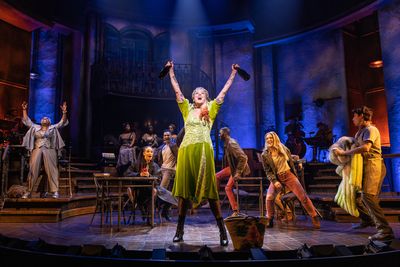 Solea Pfeiffer and cast Photo