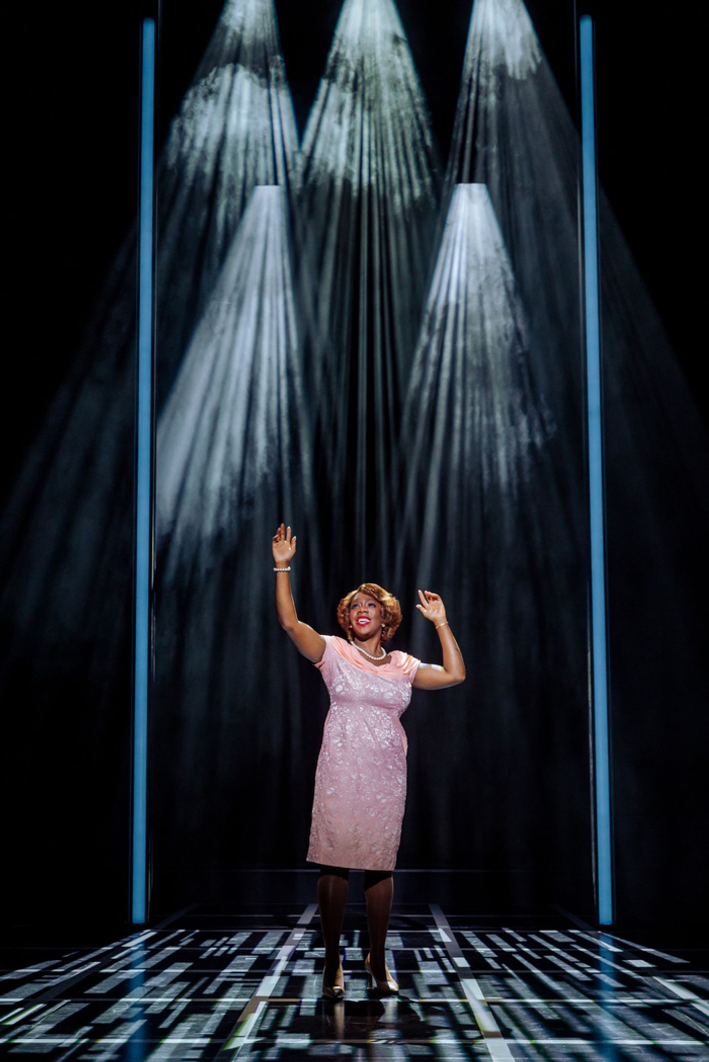 Photos: First Look at Carly Mercedes Dyer and More in THE DRIFTERS GIRL Tour  Image