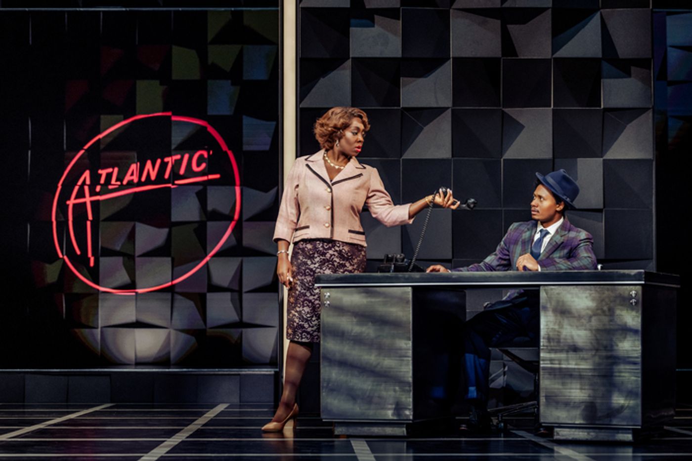 Photos: First Look at Carly Mercedes Dyer and More in THE DRIFTERS GIRL Tour  Image