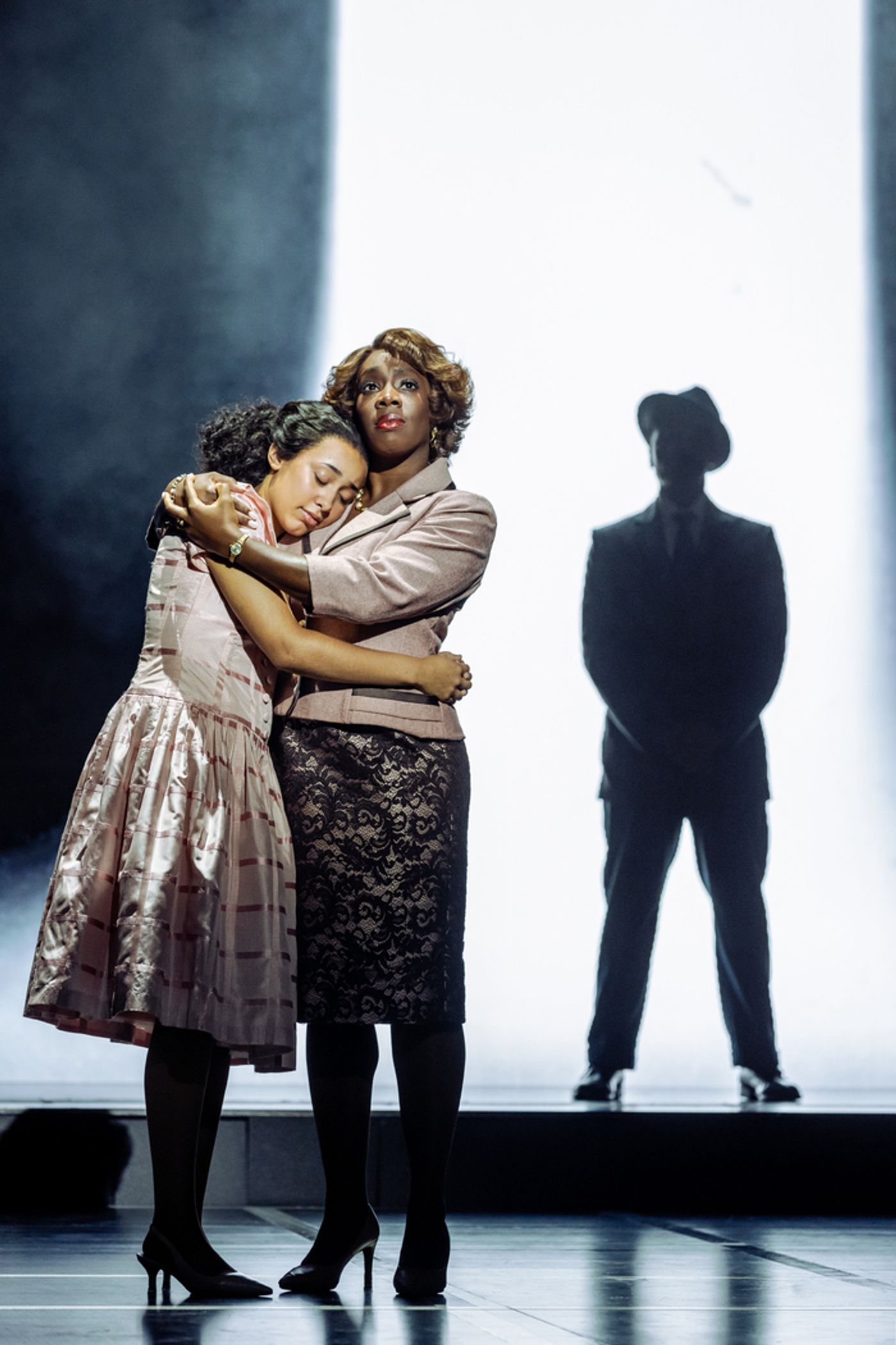 Photos: First Look at Carly Mercedes Dyer and More in THE DRIFTERS GIRL Tour  Image