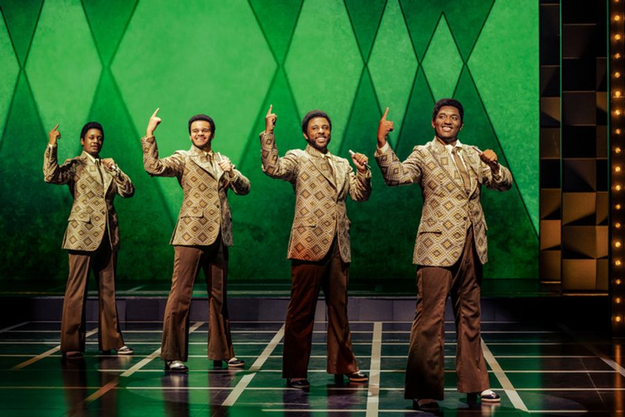 Photos: First Look at Carly Mercedes Dyer and More in THE DRIFTERS GIRL Tour Image