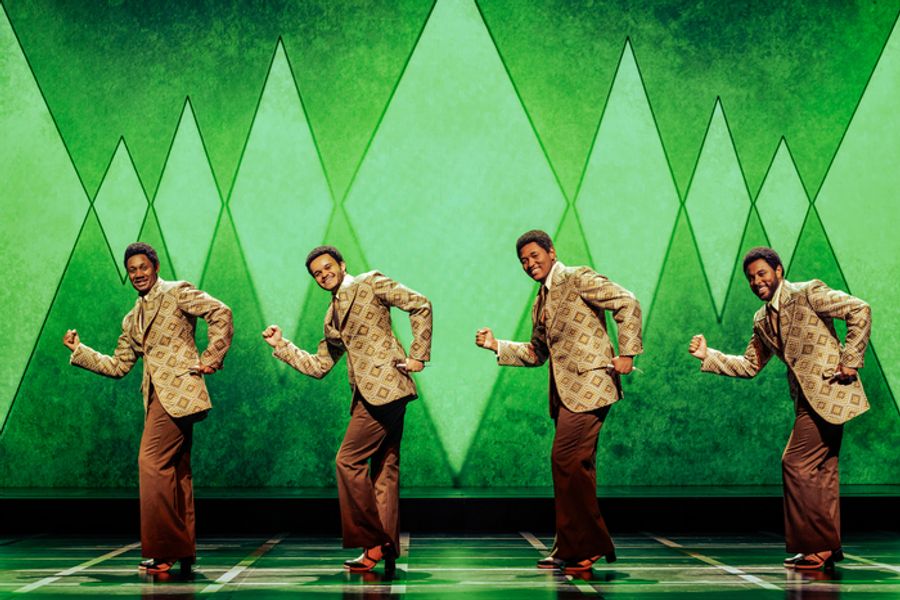 Photos: First Look at Carly Mercedes Dyer and More in THE DRIFTERS GIRL Tour Image