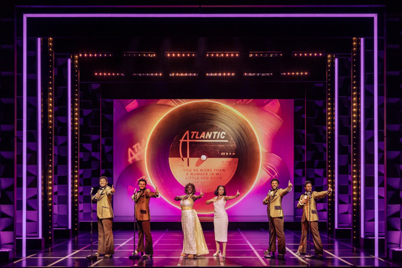 Photos: First Look at Carly Mercedes Dyer and More in THE DRIFTERS GIRL Tour  Image