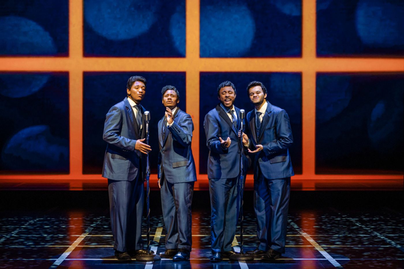 Photos: First Look at Carly Mercedes Dyer and More in THE DRIFTERS GIRL Tour  Image