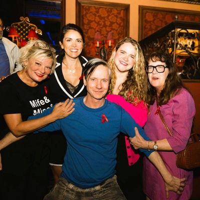 Martha Plimpton, John Cameron Mitchell, Cecily Strong, Bonnie Milligan, Ann Dowd Photo