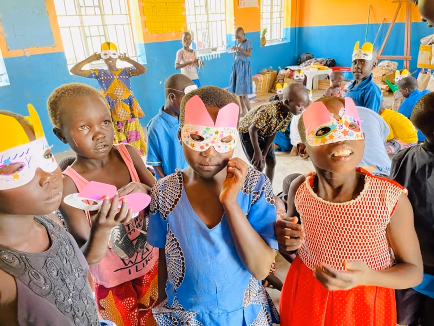 Interview: Jessica Hecht & Maura Tierney Talk the campfire project and Using the Arts to Promote Healing In Refugee Communities  Image