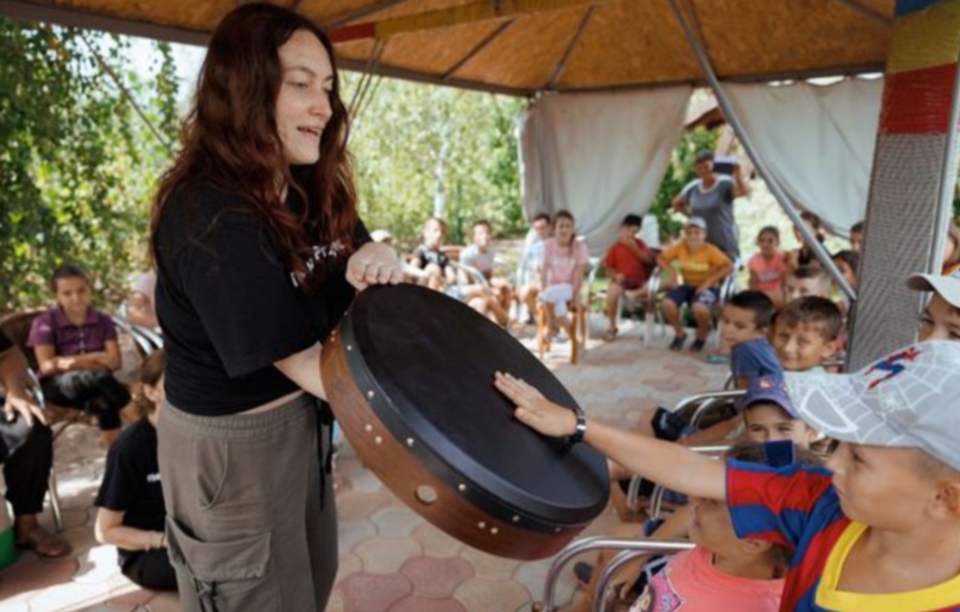 Interview: Jessica Hecht & Maura Tierney Talk the campfire project and Using the Arts to Promote Healing In Refugee Communities  Image