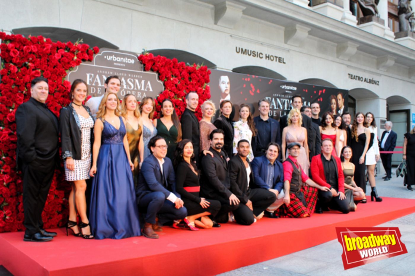 Photos: El reparto, equipo e invitados de EL FANTASMA DE LA ÓPERA llegan al Albéniz  Image