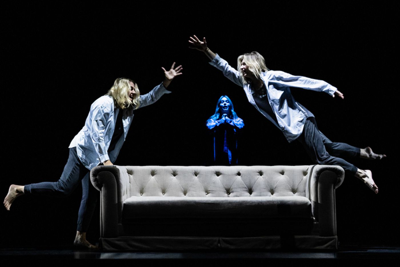 Photos: First Look at Julie Reiber, Benjamin Eakeley & Teralin Jones in JAGGED LITTLE PILL North American Tour  Image