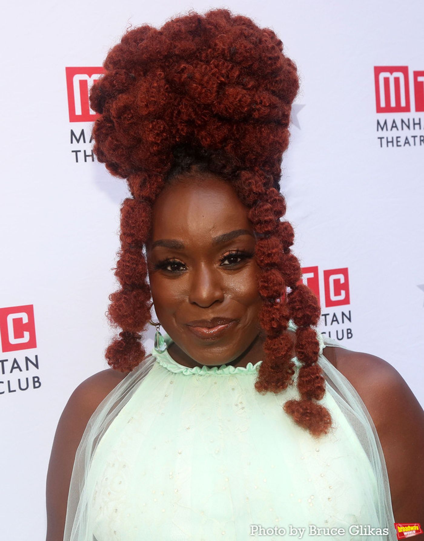 Photos: JAJA'S AFRICAN HAIR BRAIDING Cast Walks the Red Carpet on Opening Night  Image