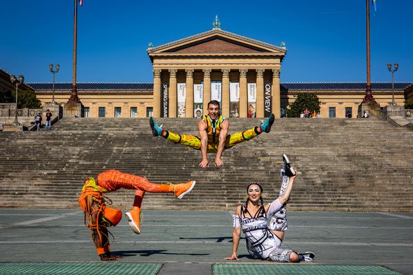 Photos: Cirque Du Soleil BAZZAR Artists Visit Philadelphia Museum Of Art And LOVE Park  Image