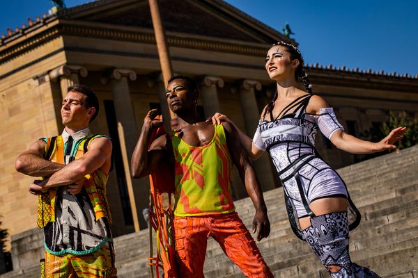 Photos: Cirque Du Soleil BAZZAR Artists Visit Philadelphia Museum Of Art And LOVE Park  Image
