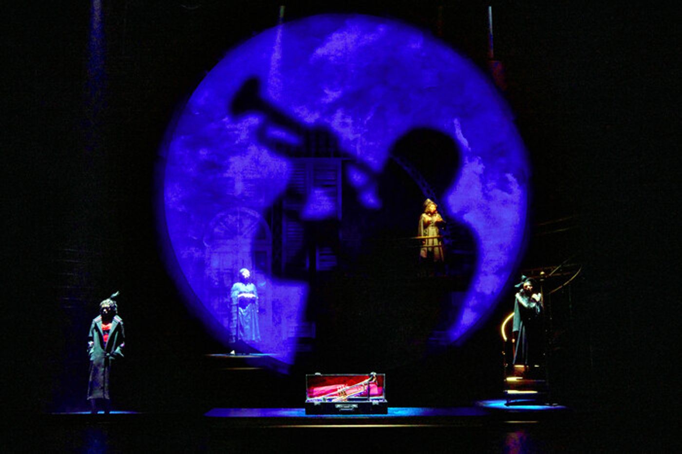 Photos & Video: First Look at James Monroe Iglehart & More in A WONDERFUL WORLD  Image