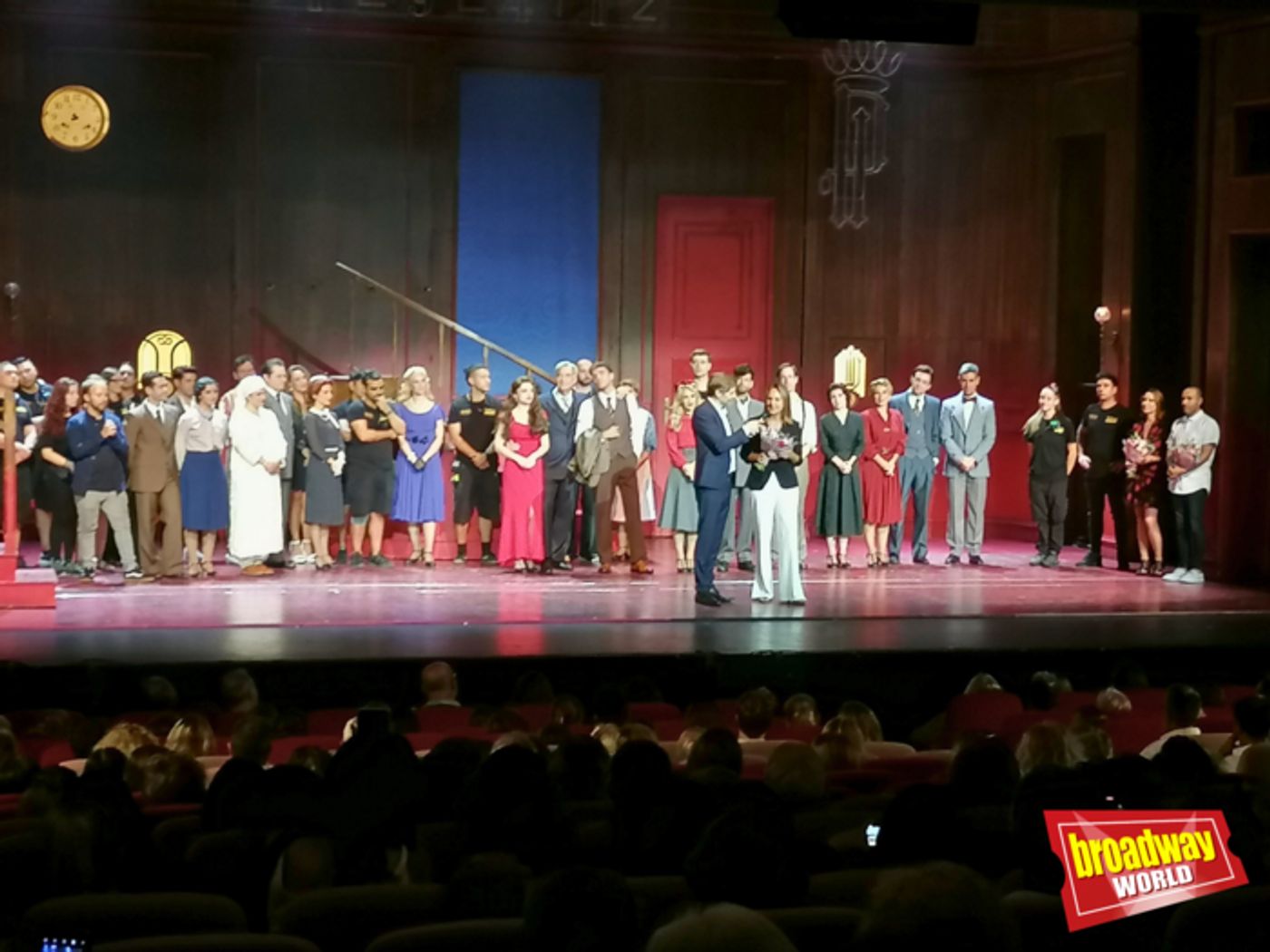 Photos: EL TIEMPO ENTRE COSTURAS se estrena oficialmente en el Apolo de Barcelona  Image