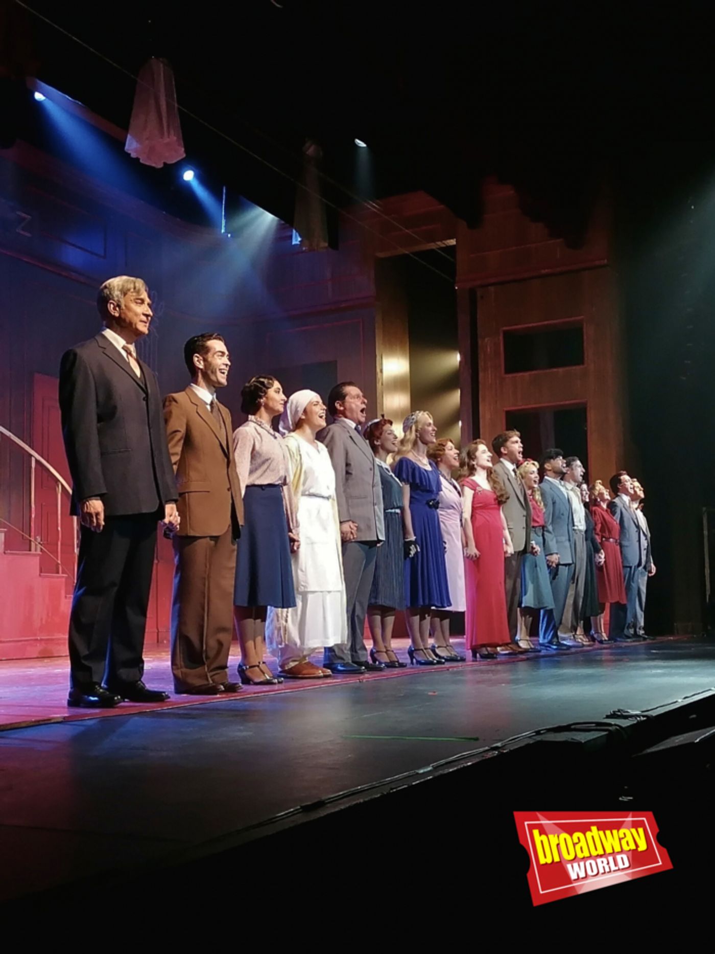 Photos: EL TIEMPO ENTRE COSTURAS se estrena oficialmente en el Apolo de Barcelona  Image