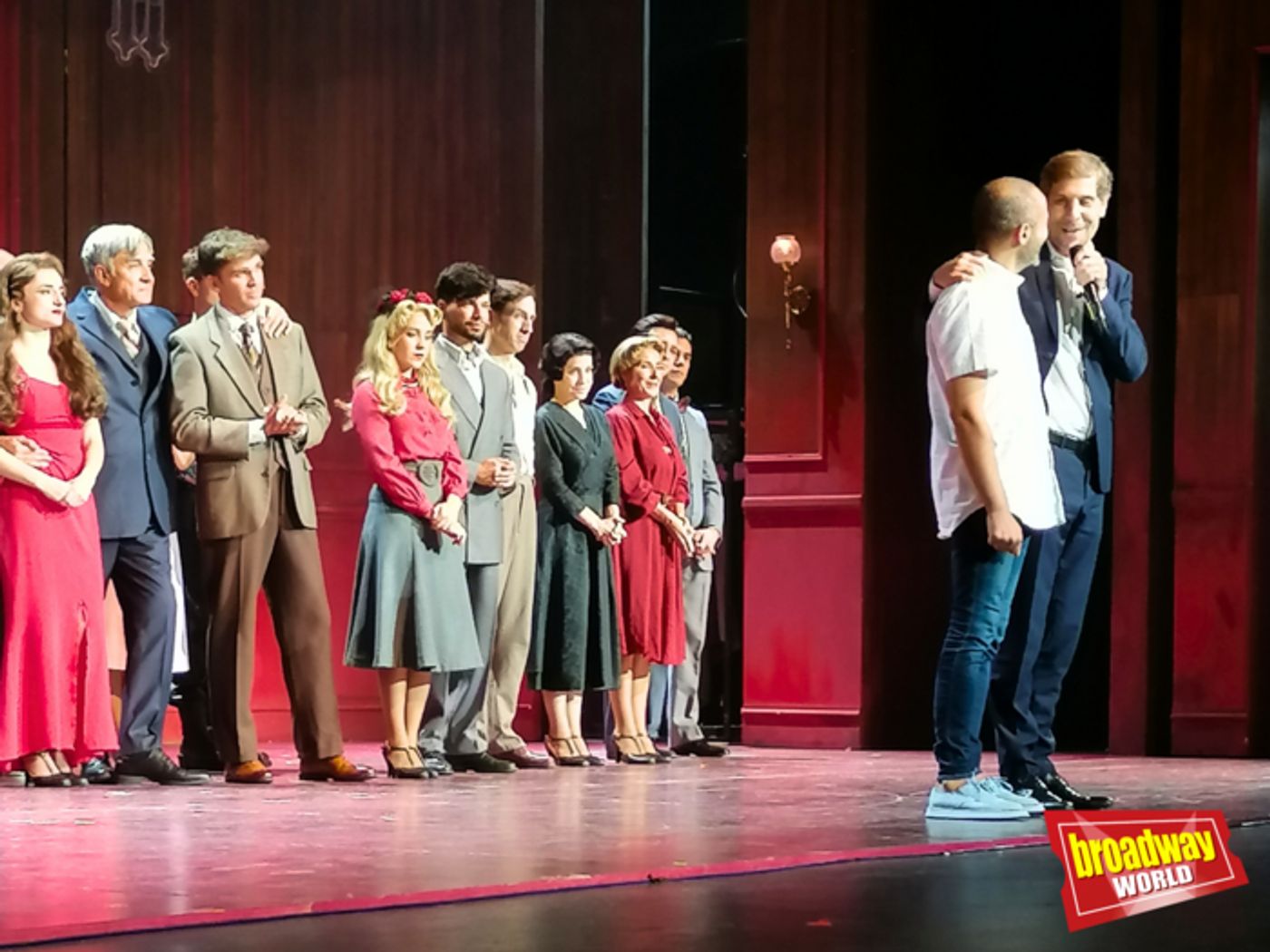 Photos: EL TIEMPO ENTRE COSTURAS se estrena oficialmente en el Apolo de Barcelona  Image