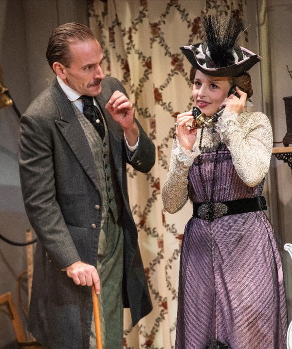 Gene Gillette, Olivia Gilliatt Photo