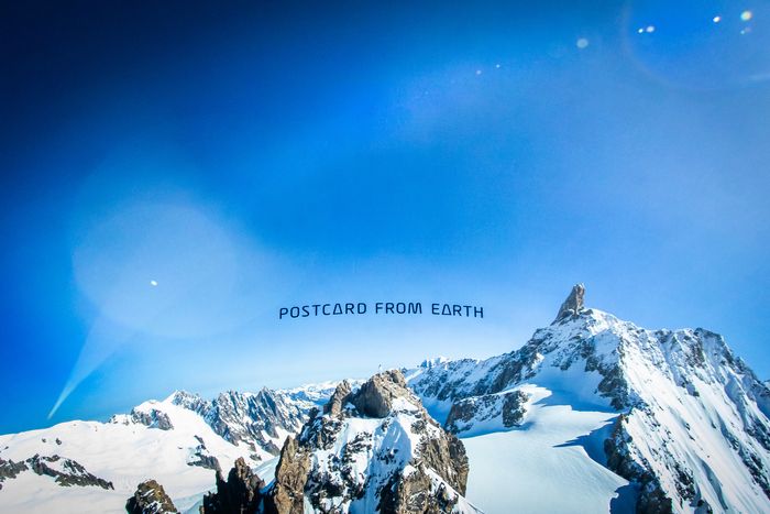 Photos: First Look at Darren Aronofsky's POSTCARDS FROM EARTH at Sphere — photo 1 of 10