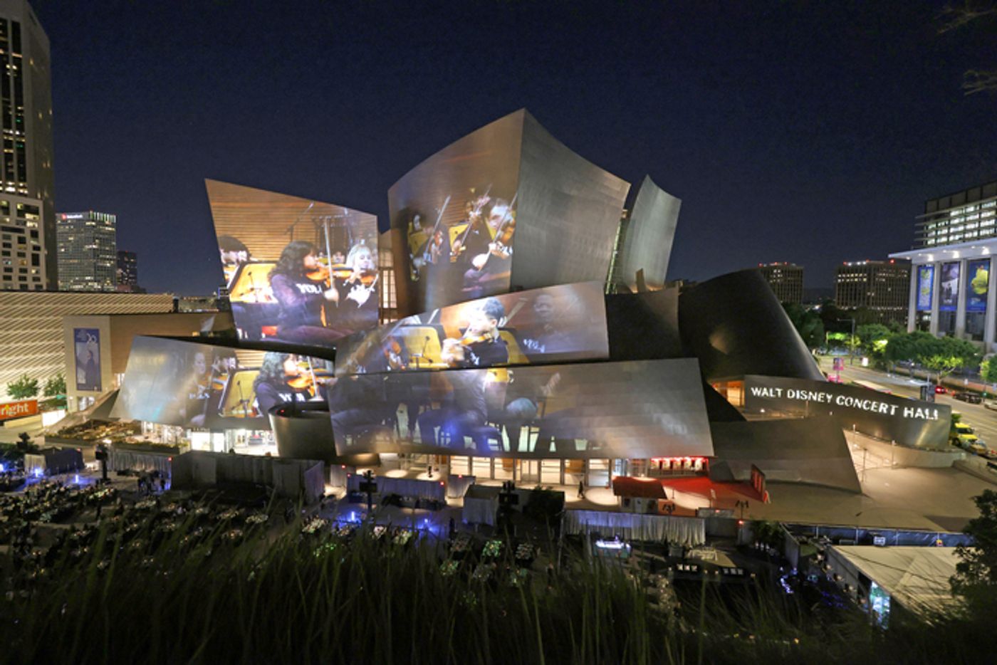 Photos: Go Inside The Los Angeles Philharmonic's Gala CELEBRATING FRANK GEHRY Photos: Go Inside The Los Angeles Philharmonic's Gala CELEBRATING FRANK GEHRY Image