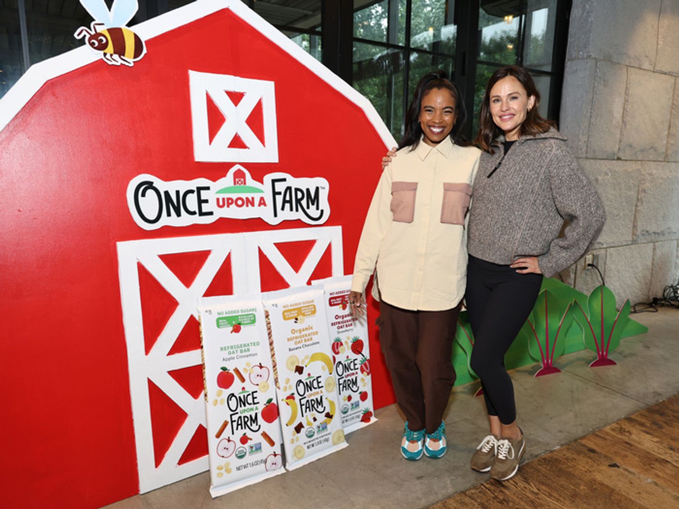 Photos: Jennifer Garner Celebrates Once Upon A Farm Refrigerated Oat Bar Launch in Brooklyn  Image