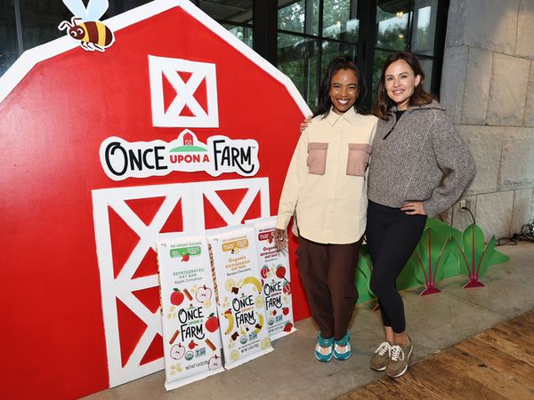 Dr. Chelsea Roberts and Jennifer Garner Photo