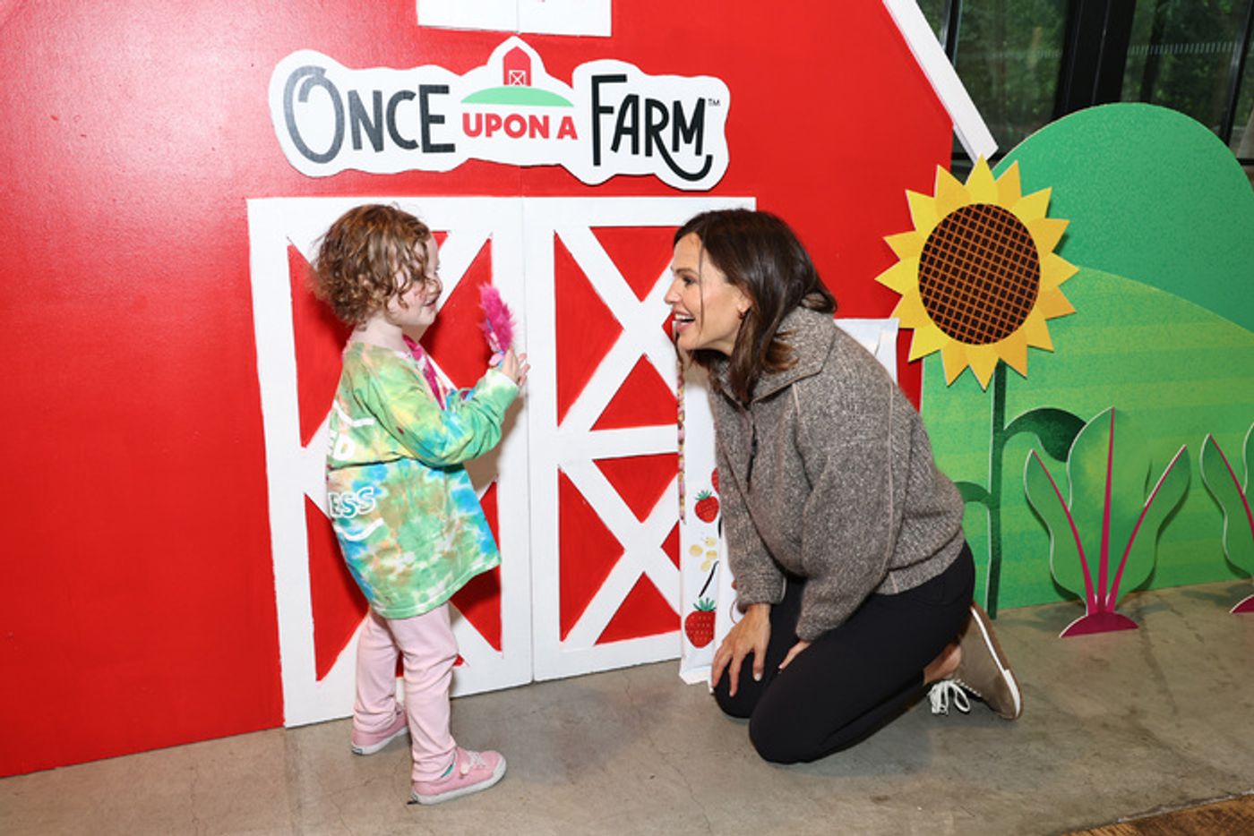 Photos: Jennifer Garner Celebrates Once Upon A Farm Refrigerated Oat Bar Launch in Brooklyn  Image