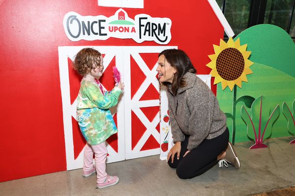 Jennifer Garner and a young guest Photo