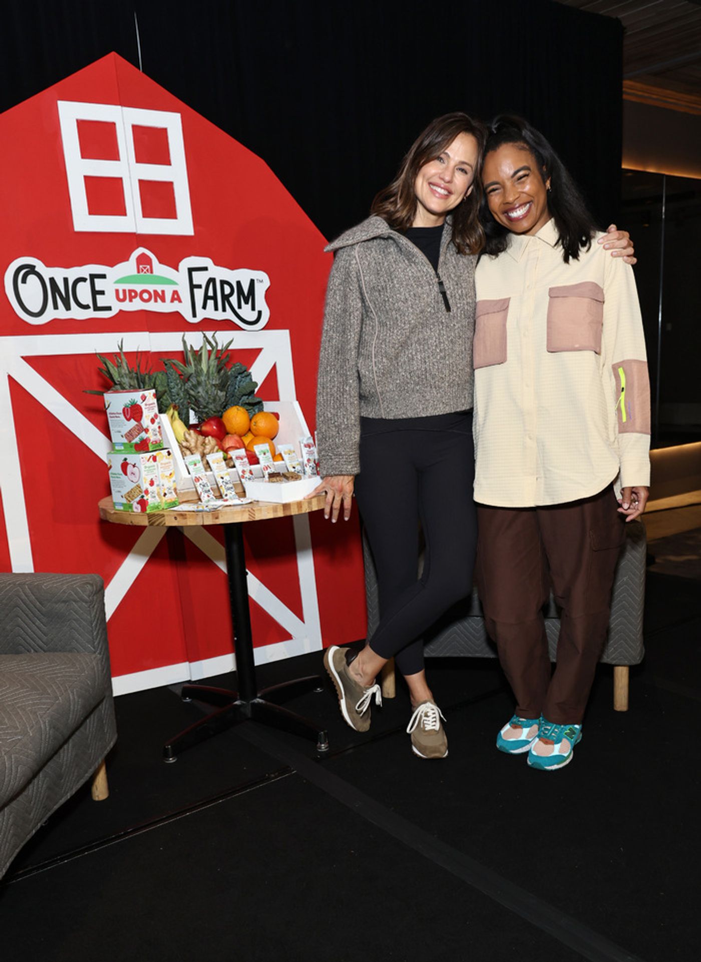 Photos: Jennifer Garner Celebrates Once Upon A Farm Refrigerated Oat Bar Launch in Brooklyn  Image