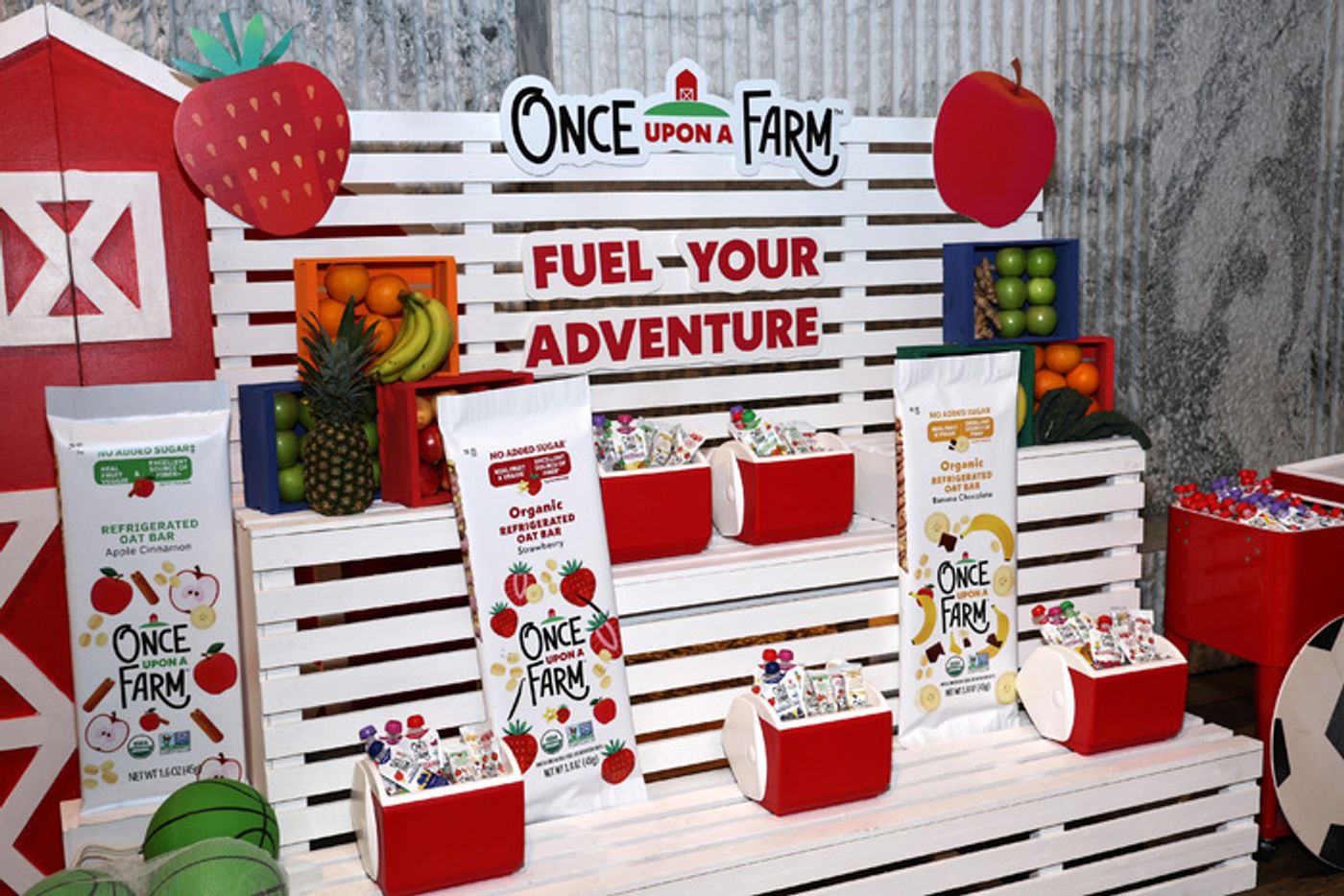 Photos: Jennifer Garner Celebrates Once Upon A Farm Refrigerated Oat Bar Launch in Brooklyn  Image