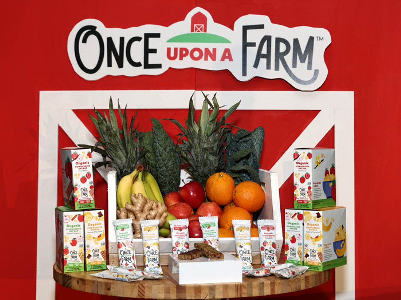 Photos: Jennifer Garner Celebrates Once Upon A Farm Refrigerated Oat Bar Launch in Brooklyn  Image