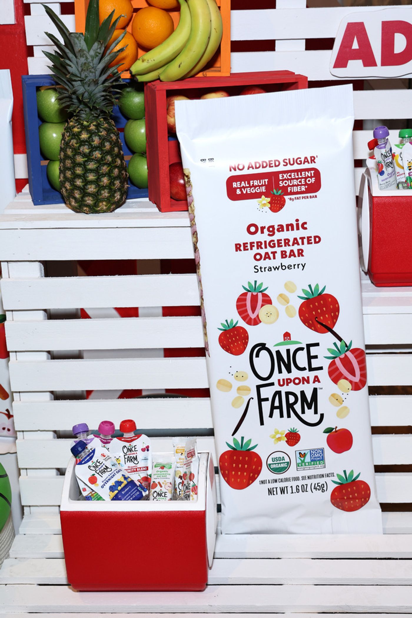 Photos: Jennifer Garner Celebrates Once Upon A Farm Refrigerated Oat Bar Launch in Brooklyn  Image