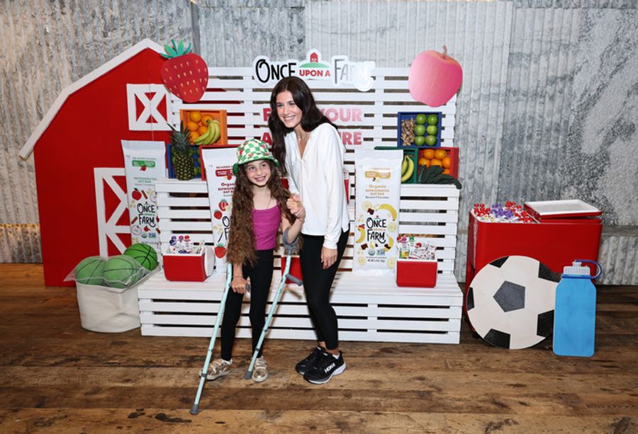 Photos: Jennifer Garner Celebrates Once Upon A Farm Refrigerated Oat Bar Launch in Brooklyn  Image