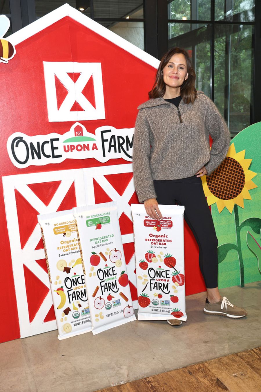 Photos: Jennifer Garner Celebrates Once Upon A Farm Refrigerated Oat Bar Launch in Brooklyn  Image